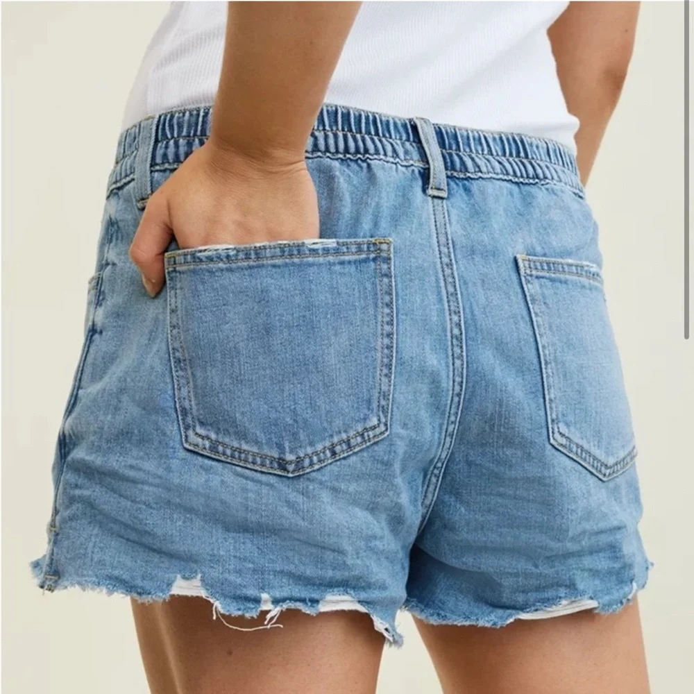 Aerie Distressed Denim Short - Picture 5 of 13